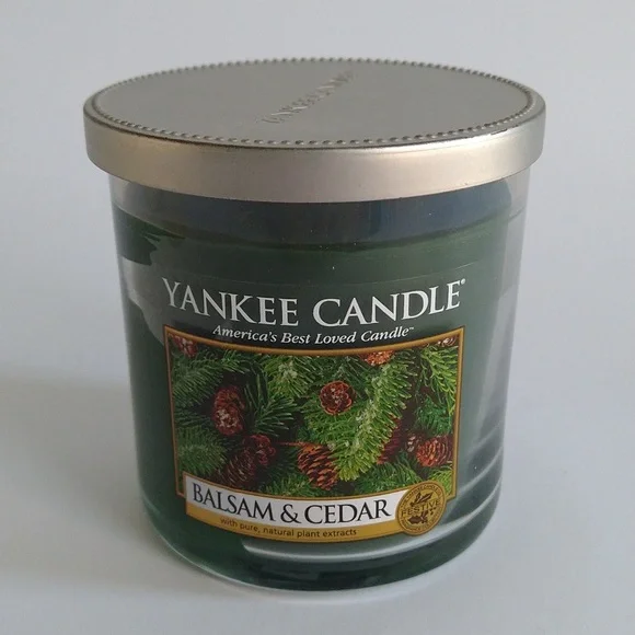 Yankee Candle Balsam & Cedar 7 oz - Picture 1 of 4
